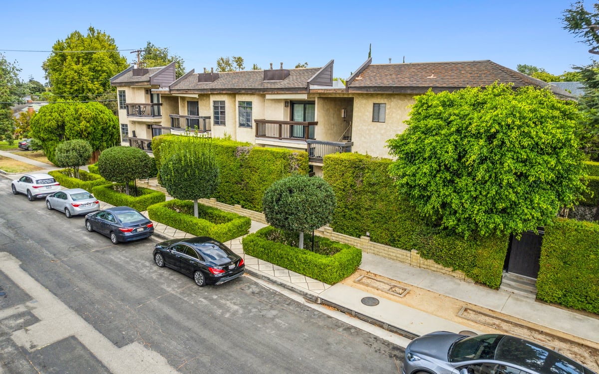 14-unit apartment building exterior on Moorpark Avenue in Studio City Los Angeles with landscaped frontage